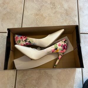 Christian Siriano Floral Women's Heels size 8 Brand New